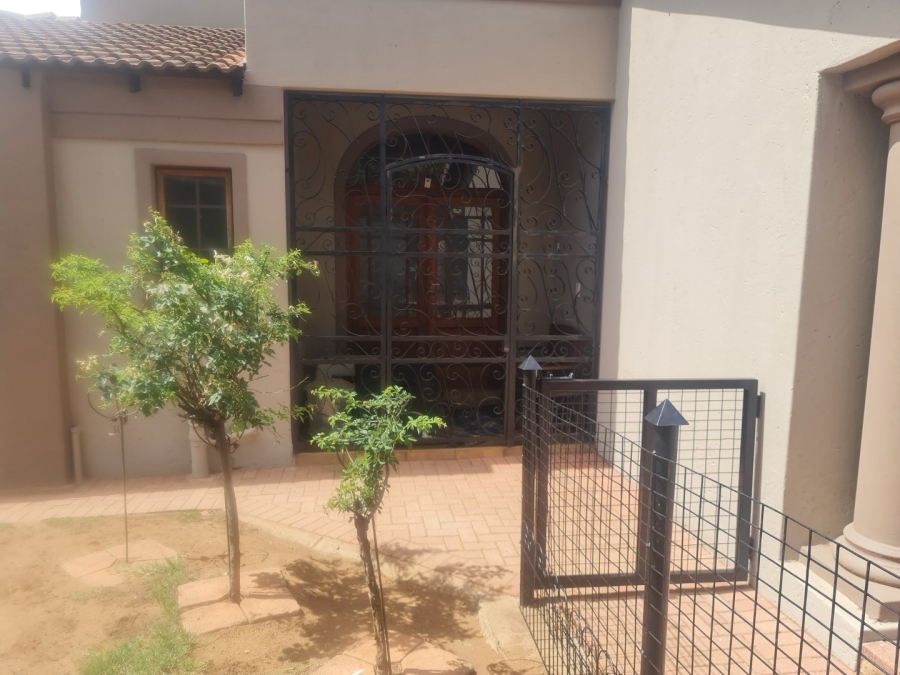 4 Bedroom Property for Sale in Safari Gardens North West